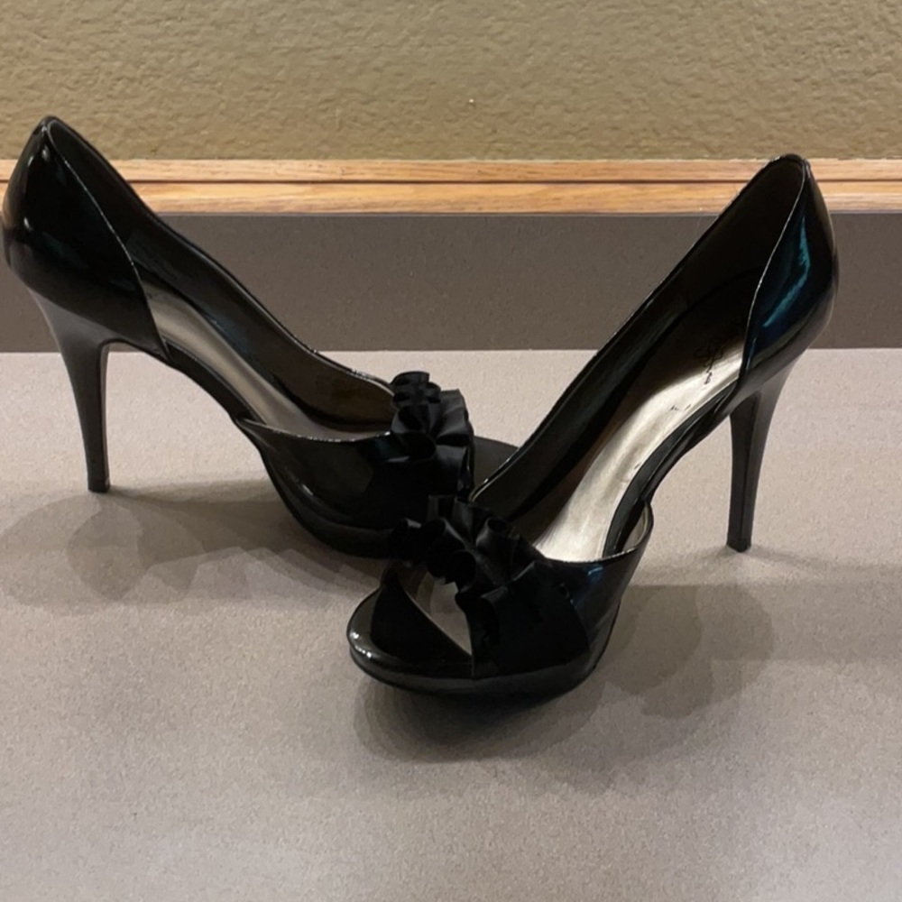 Carlos Santana Black Heels - Picture 4 of 7